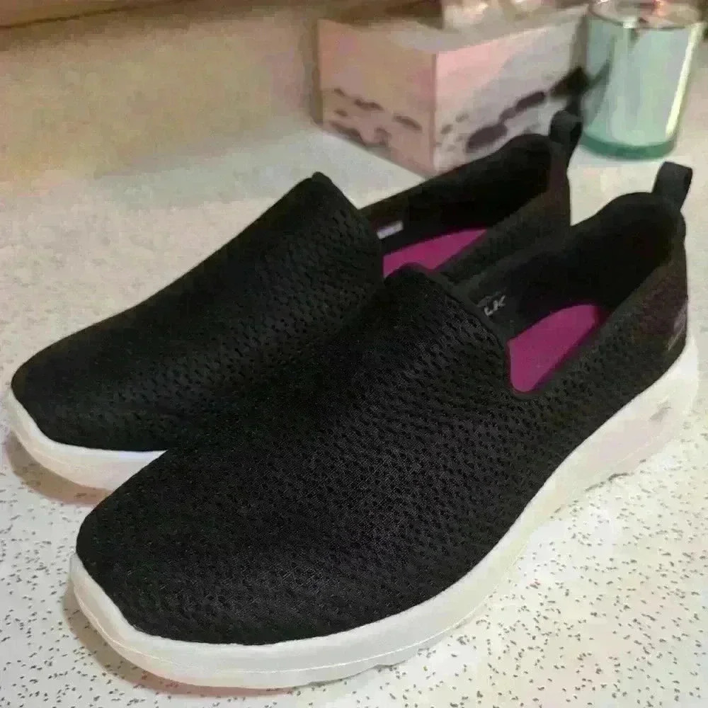 Sketchers go walk mesh slip ons size 7 - Picture 4 of 6